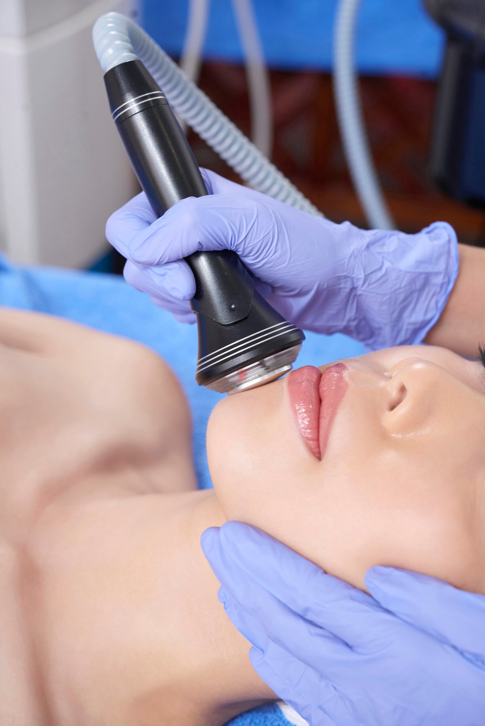 Procedimiento facial con instrumento